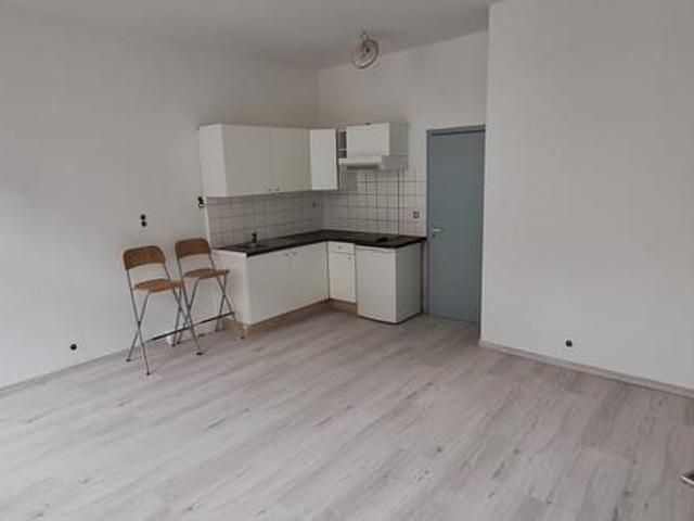 Joli STUDIO magnifiquement situé DEBUT FERONSTREE
