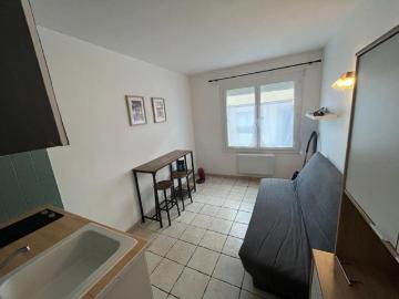 Joli studio meublé en bord de mer, dans une rue calme !