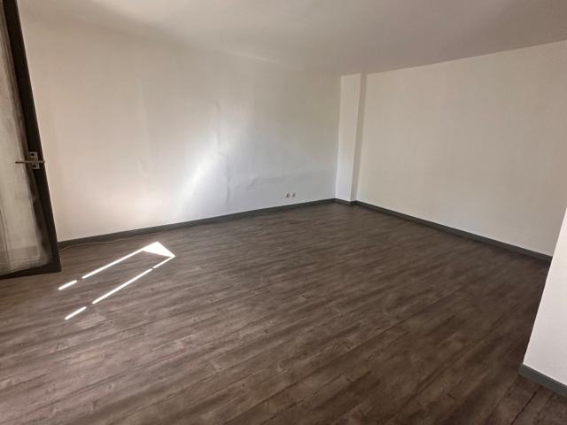 JOLI T2 SPACIEUX ET LUMINEUX AVEC PARKING A PROXIMITE