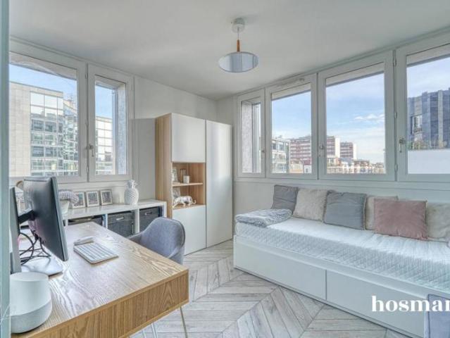 Joli T3 entièrement refait 59 m² Grand séjour, 2 chambres, Vue Dégagée, Excellent DPE Métro Boulogne Pont de Saint Cloud Ligne 10