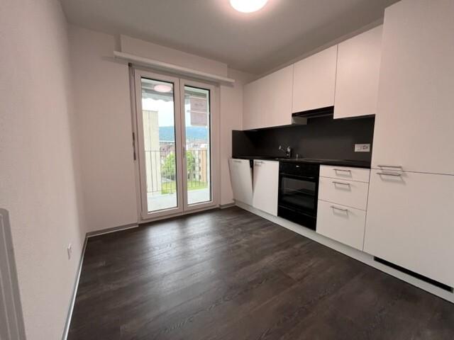 JOLI 2.5 PIECES MODERNE 4EME ETAGE AVEC ASCENSEUR