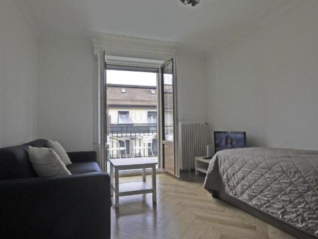 Joli 2 pièces au dernier étage avec balcon.