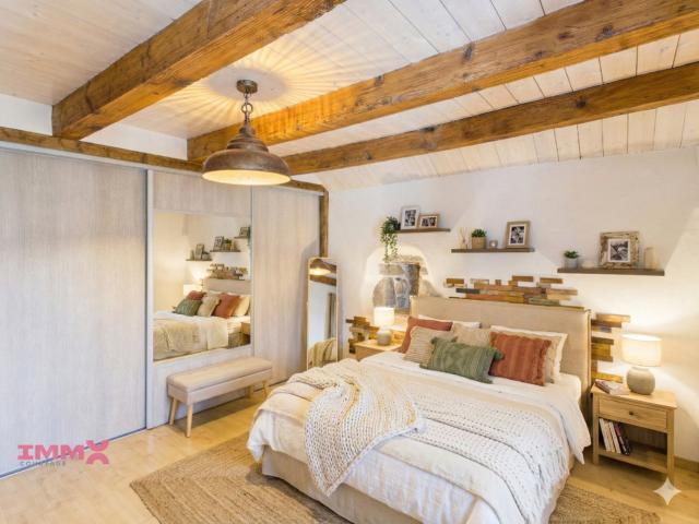 Jolie T4 attypique au centre du village 99m² Villy le Pelloux