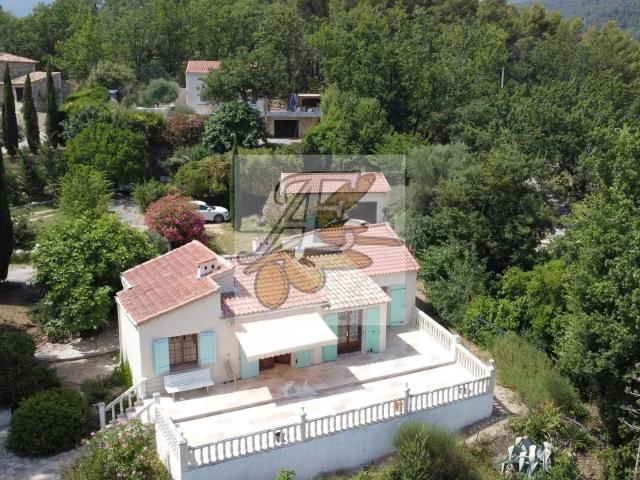 Jolie villa, avec vue panoramique sur le village 100m² Fayence