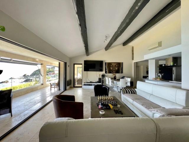 Jolie villa pieds dans l'eau 200m² Sainte Maxime