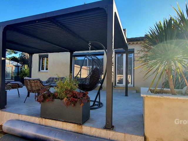 JOLIE VILLA PLAIN PIED AVEC PISCINE