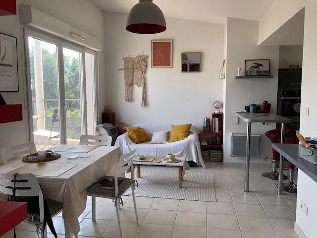 Jolie vue mer pour ce beau type 2 meublé avec garage