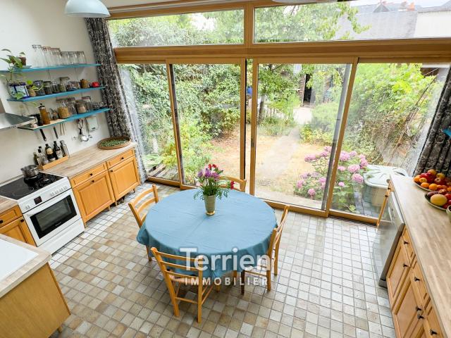 Jolie angevine avec jardin