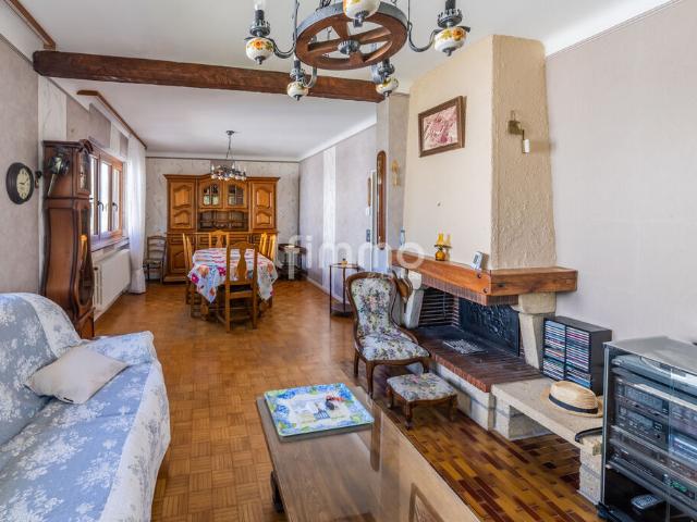 Sous Compromis: maison 1970 individuelle dotée d'un beau terr