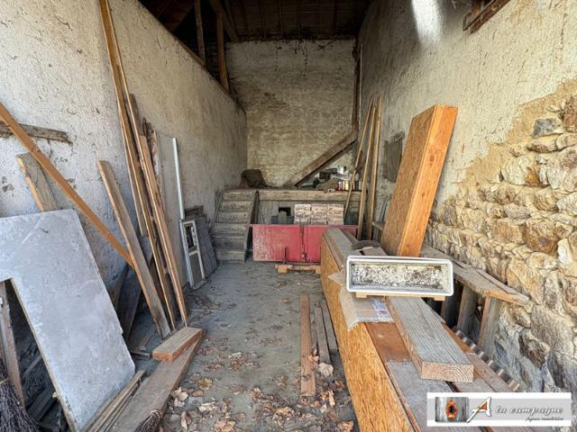 Jolie grange, dans un bourg agréable