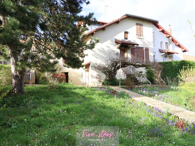 Jolie maison avec jardin et garage