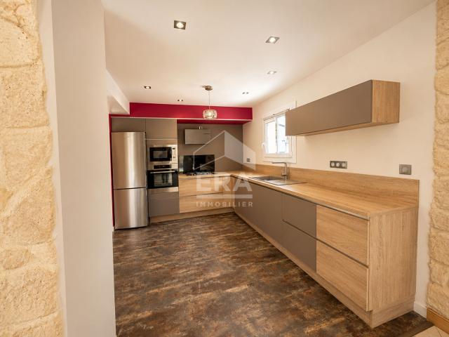 Jolie maison de 118 m2 à seulement 2 km de la cité médiévale