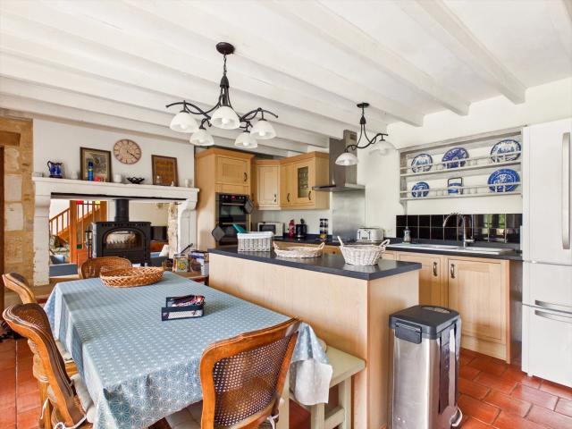 Charmante maison de village à Sainte Soline 179m² Sauzé Vaussais