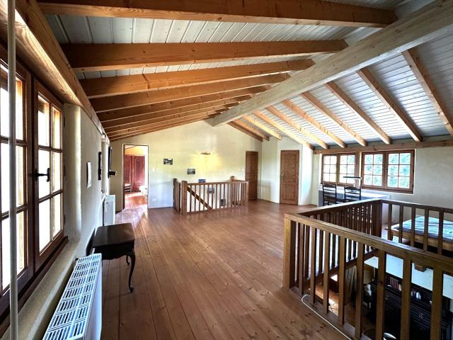 Jolie maison de campagne en pierre avec vue 145m² Soumensac