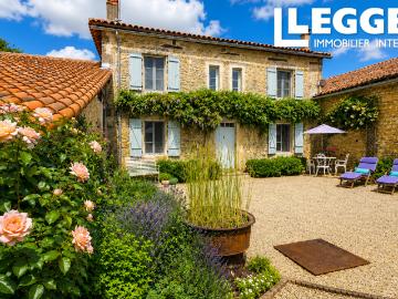 Jolie maison de caractère avec piscine chauffée, grange et jardin près d’Épenède, Charente