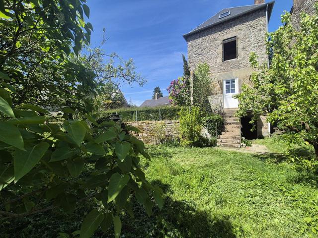 Jolie maison de bourg secteur Bais 79m² Saint Thomas De Courceriers