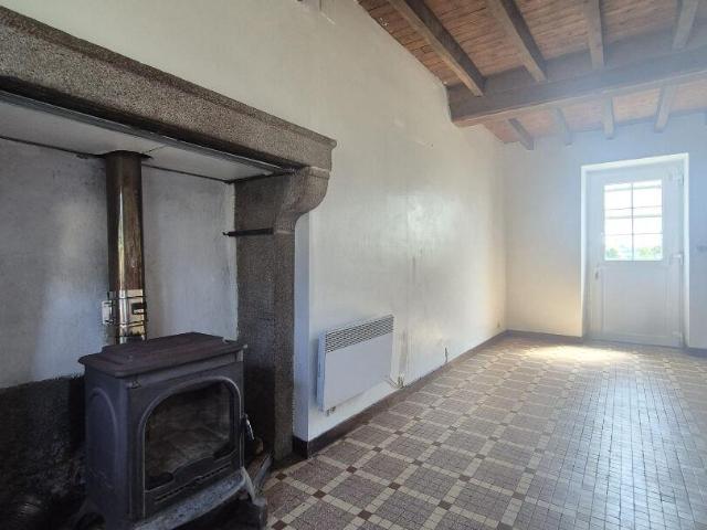 Jolie maison de bourg secteur Bais 79m² Saint Thomas De Courceriers