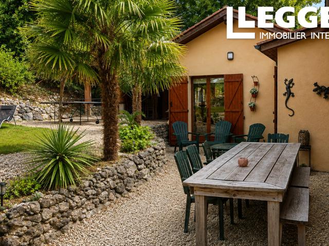 Jolie maison de plain pied avec 3 chambres, 116m², garage et jardin de 3440m² Région LES EYZIES