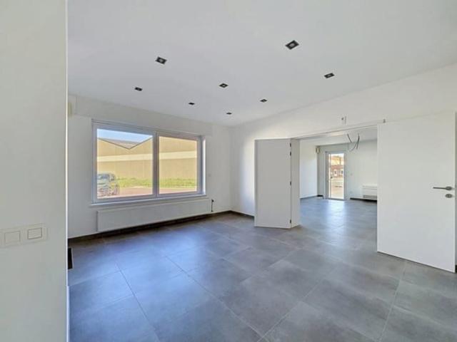 Jolie maison de plain pied entièrement rénovée avec 3 chambr
