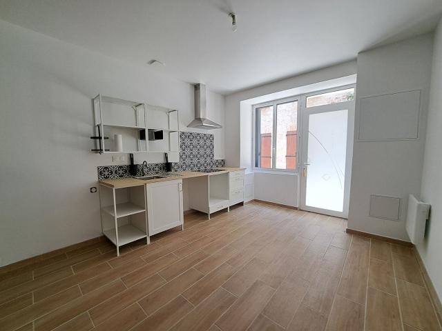 Jolie Maison de village T3 au coeur de Penne d'Agenais