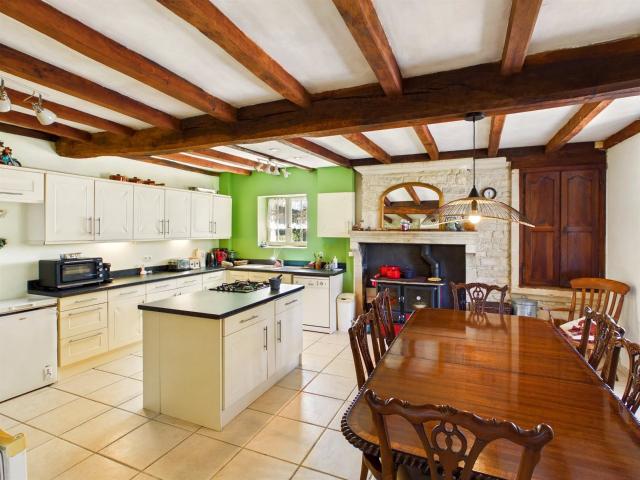Jolie maison de village avec maison d'amis 217m² Saleignes