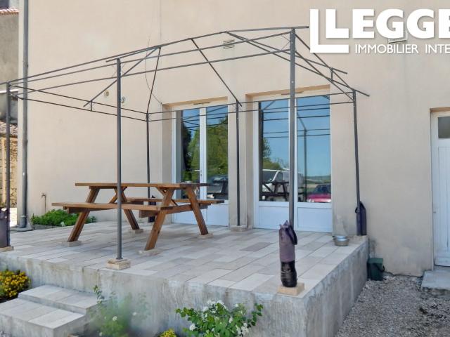 VILLEBOIS LAVALETTE – MAISON DE VILLAGE 3 CHAMBRE AVEC JARDIN, GARAGE