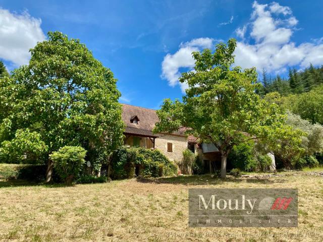 Jolie Maison En Pierre Avec Vue Sur Le Village De Saint Cirq. 90m² Tour de Faure