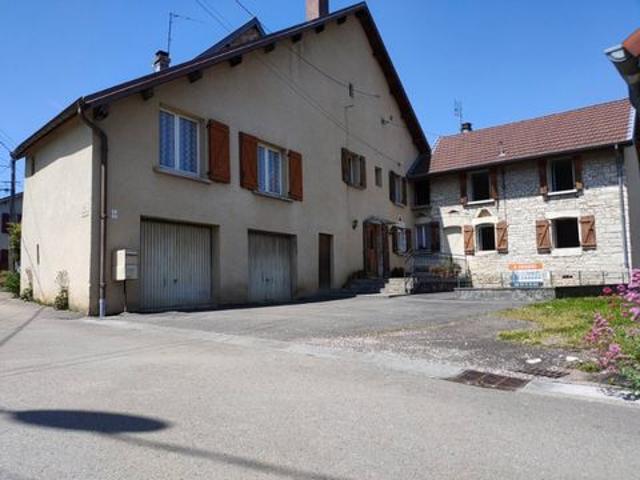 jolie maison en pierre à 10 min de ARBOIS ET SALINS LES BAINS JURA