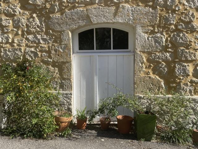 Jolie maison en pierre dans un village historique