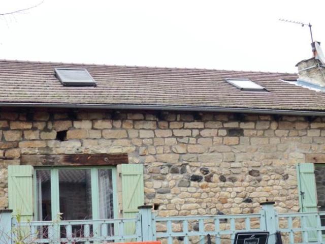Jolie maison en pierre de 159 m² à Saint Julien Chapteuil