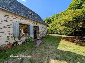 Jolie maison en pierre rénovée
