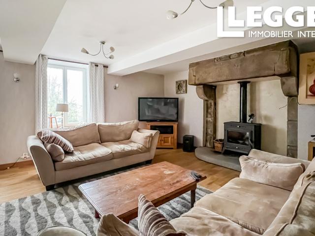 Jolie maison familiale de 3 chambres avec trois petits étangs privés, dépendances et sur une parcelle de 1.4h