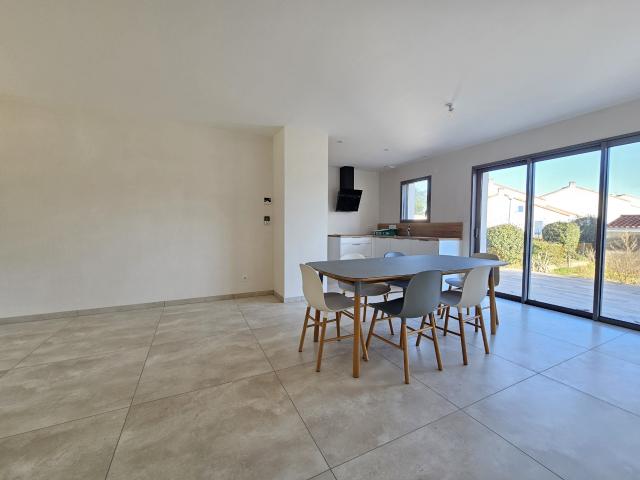 JOLIE MAISON NEUVE DE PLAIN PIED DANS SECTEUR BOISE