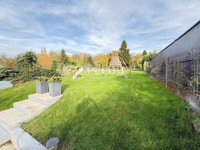 JOLIE MAISON SEMI INDIVIDUELLE 100 M2 AVEC GRAND JARDIN!