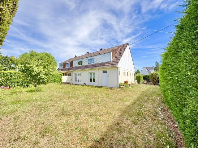 JOLIE MAISON SEMI INDIVIDUELLE AU CALME !