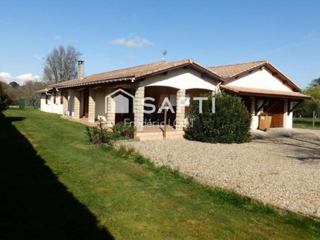 Jolie Maison située à Lagorce avec son jolie terrain et ses beau volume