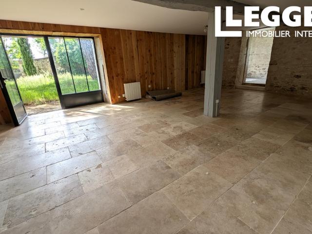 Jolie maison spacieuse de 232 m² 4/5 chambres avec beau jardin clos près de Lalbenque et Cahors