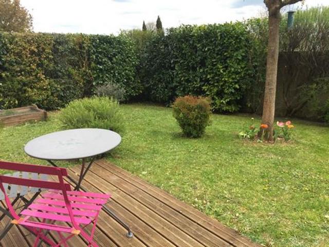 Jolie maison sur demi niveau au calme au coeur de Sébazac