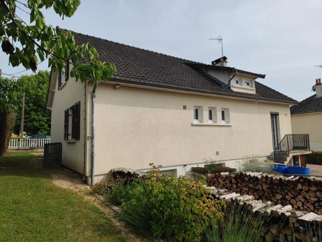 Jolie maison sur sous sol