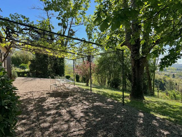 Jolie maison Périgourdine avec vue magnifique et piscine 160m² Vélines