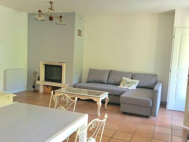 Jolie Maison T2 avec jardin meublée, parking, Secteur Golf de DIGNE LES BAINS