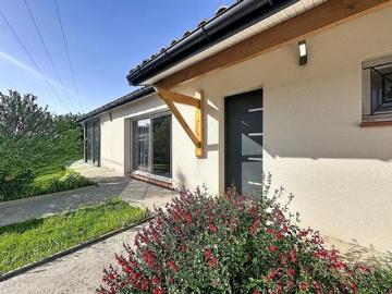Maison T4/T5 en cœur de village à Villeneuve les Bouloc