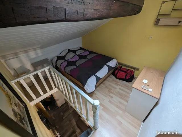 Jolie petite maison à louer meublée proche de saint Laurent de Cerdans
