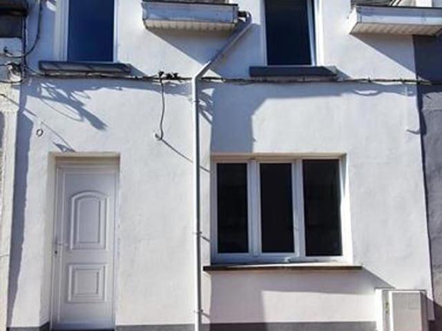 Jolie petite maison 2 façades avec cour