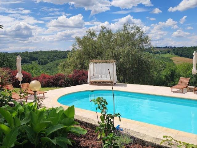 Jolie propriété avec une maison rénovée avec goût, une grang. 152m² Brassac