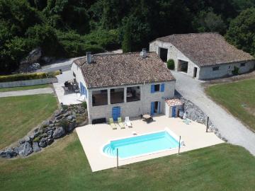Jolie propriété avec vue exceptionnelle, une piscine, grange. 172m² Castelnau Montratier
