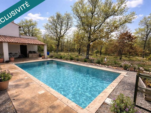 Jolie propriété de 3 hectares avec pisicne à Simiane la roto. 157m² Simiane La Rotonde