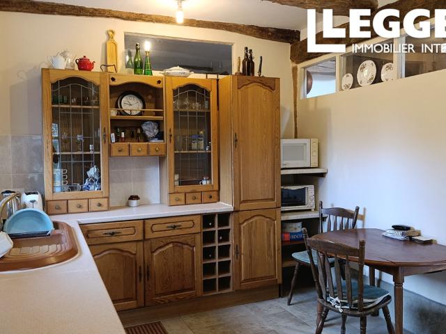 Jolie propriété en pierre de 3 chambres à proximité du village et de ses commodités