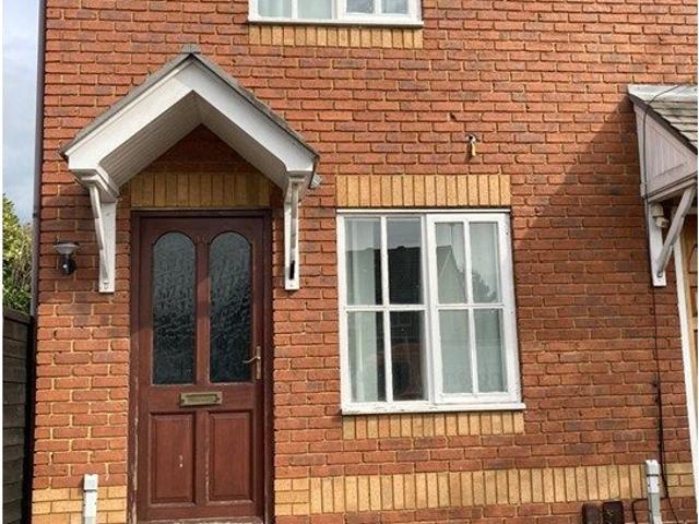 Jollys Lane, Hayes UB4, 1 bed semi detached house to rent, £1,275 pcm | PrimeLocation