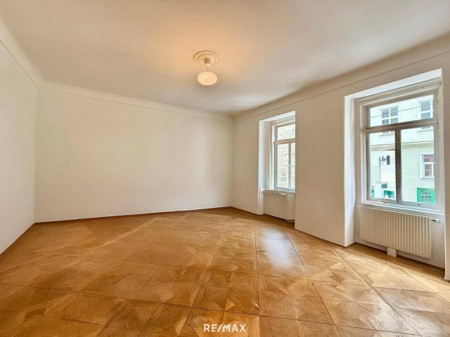 Altbaucharakter! Helle große Räume, hohe Decken! Ihr neues Zuhause mit historischem Charme!